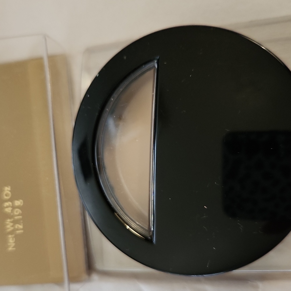 Revlon Color Stay Powder - Picture 2 of 3